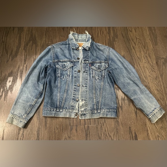 Levi’s Jacket - Picture 2 of 16